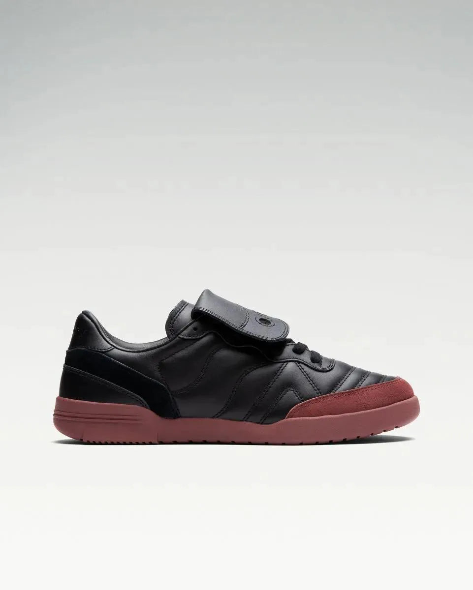 Black | Currant